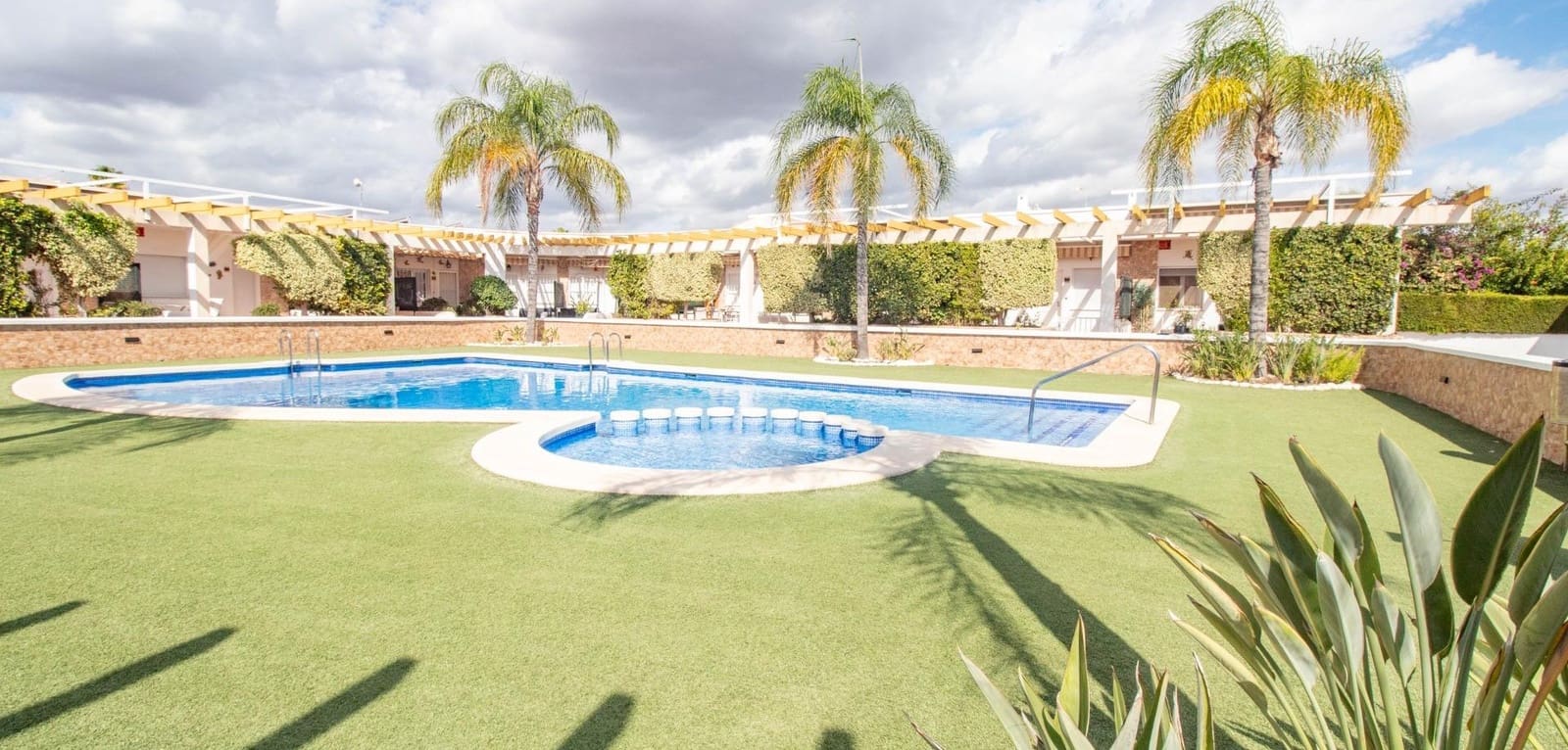 2 soveværelse Byhus til salg i Pilar de la Horadada med swimmingpool - € 229.900 (Ref: 9301395)