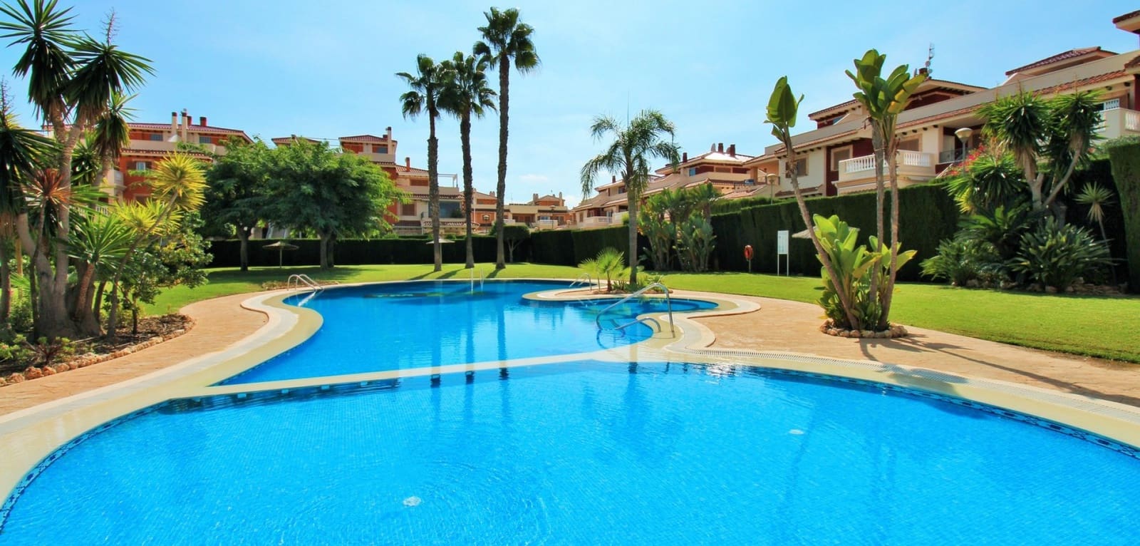 2 bedroom Apartment for sale in Playa Flamenca with pool - € 215,000 (Ref: 9309069)
