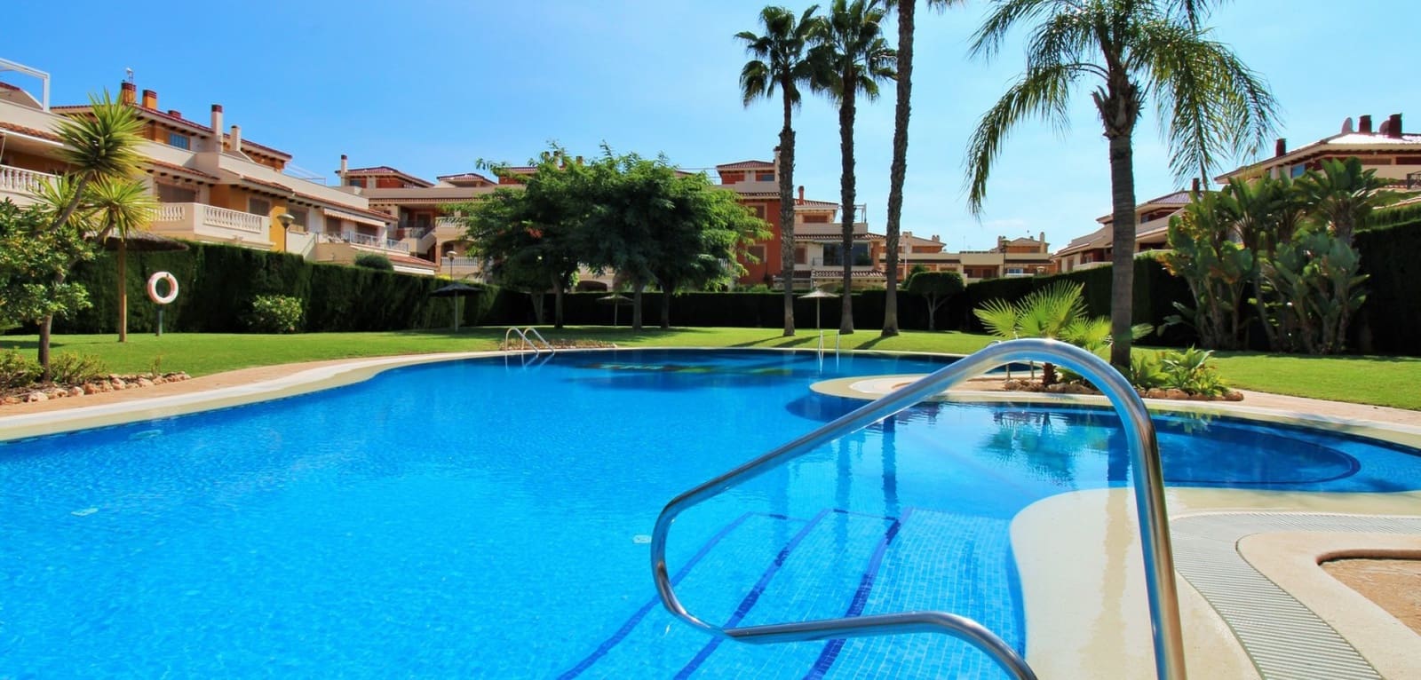 2 bedroom Apartment for sale in Playa Flamenca with pool - € 215,000 (Ref: 9309069)