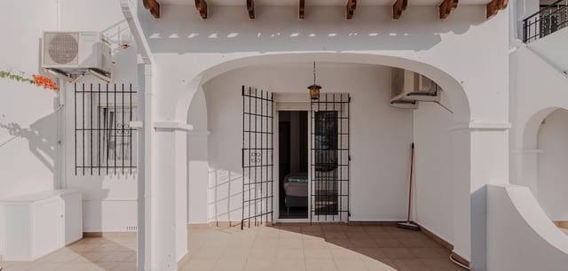 3 bedroom Apartment for sale in Villamartin, Orihuela with pool - € 319,000 (Ref: 9311385)