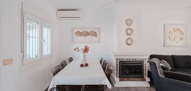 3 bedroom Apartment for sale in Villamartin, Orihuela with pool - € 319,000 (Ref: 9311385)