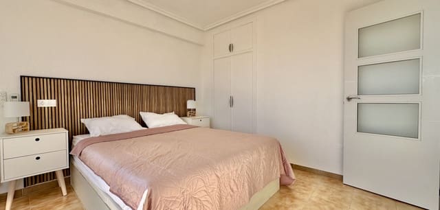 Apartamento de 2 habitaciones en Punta Prima, Orihuela en venta - 247.000 € (Ref: 9336947)