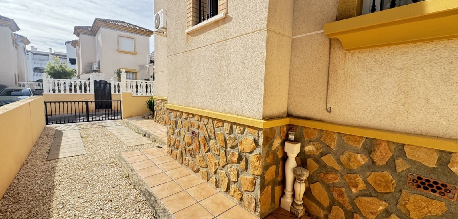 3 soverom Hus til salgs i Villamartin med svømmebasseng - € 199 995 (Ref: 9343464)