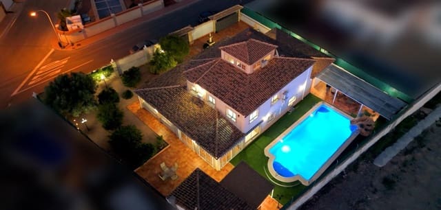 6 sovrum Villa till salu i El Chaparral, Torrevieja med pool - 689 000 € (Ref: 9343465)