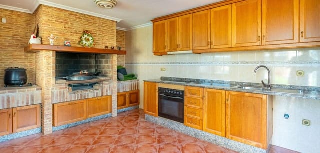 Chalet de 6 habitaciones en El Chaparral, Torrevieja en venta con piscina - 689.000 € (Ref: 9343465)