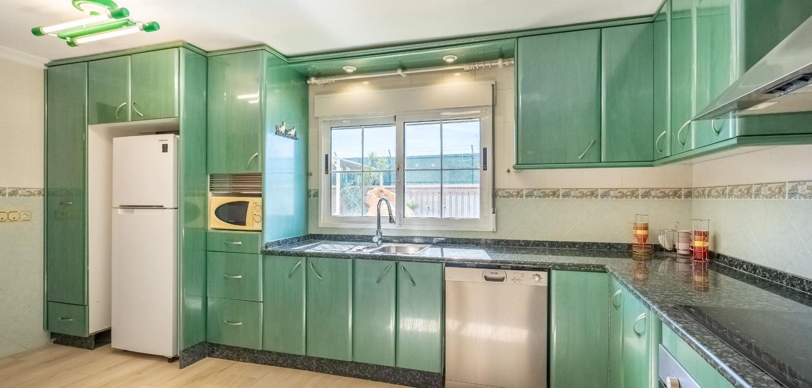 6 bedroom Villa for sale in El Chaparral with pool - € 689,000 (Ref: 9343465)