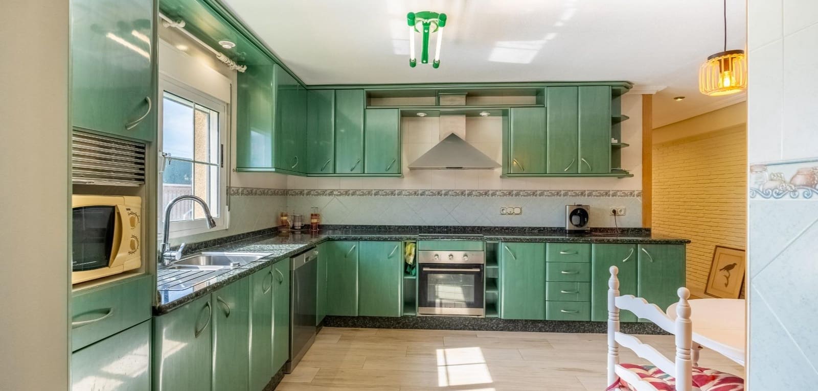 6 bedroom Villa for sale in El Chaparral with pool - € 689,000 (Ref: 9343465)