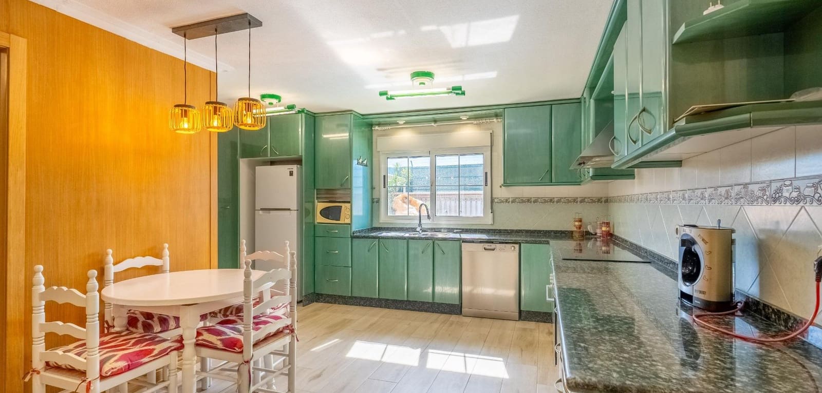 6 bedroom Villa for sale in El Chaparral with pool - € 689,000 (Ref: 9343465)