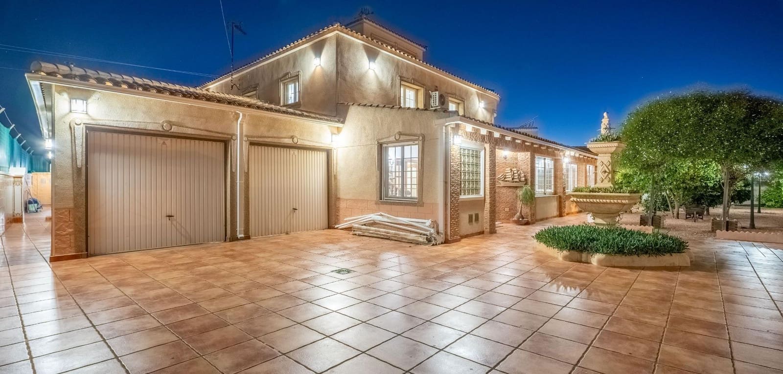 6 bedroom Villa for sale in El Chaparral with pool - € 689,000 (Ref: 9343465)