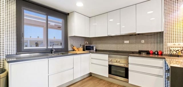 Apartamento de 3 habitaciones en Campoamor, Orihuela en venta con piscina - 365.000 € (Ref: 9343466)