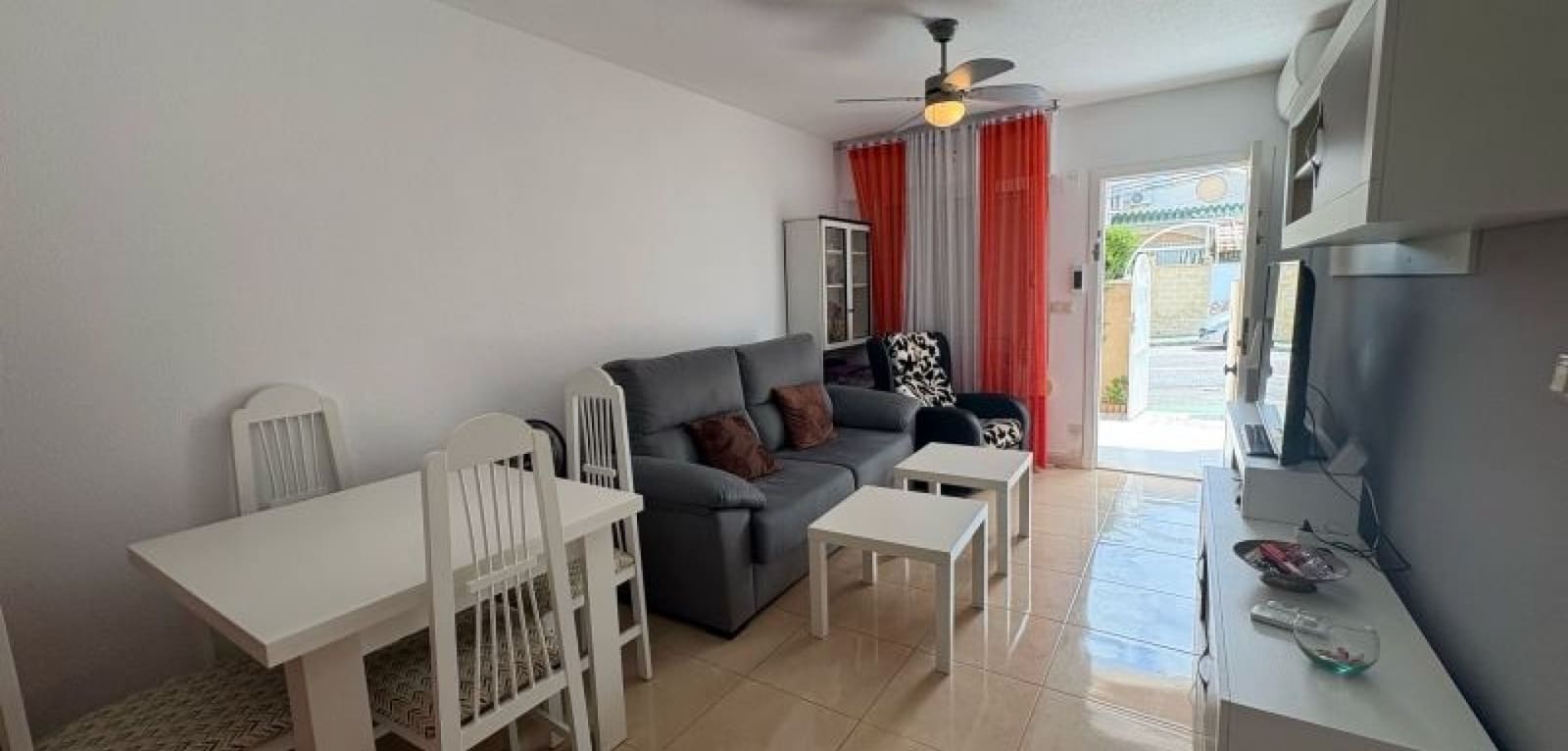 3 soveværelse Lejlighed til salg i Torrevieja med swimmingpool - € 236.995 (Ref: 9343470)