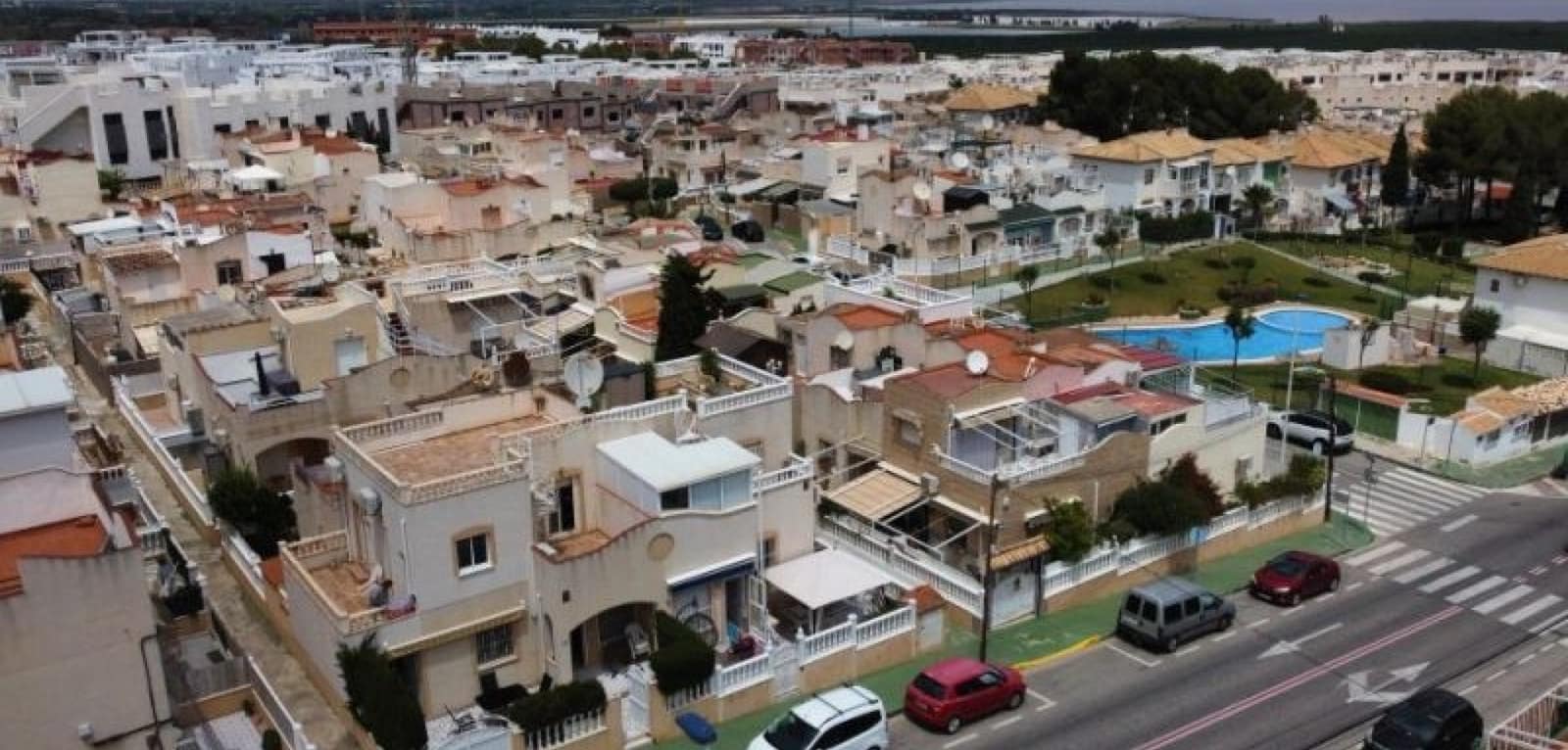 3 soveværelse Lejlighed til salg i Torrevieja med swimmingpool - € 236.995 (Ref: 9343470)