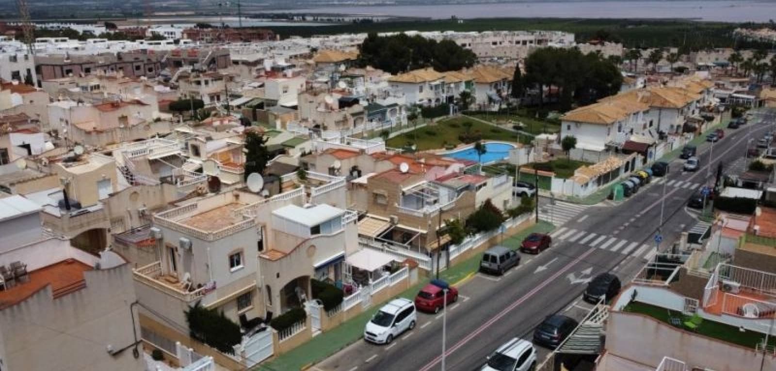 3 soveværelse Lejlighed til salg i Torrevieja med swimmingpool - € 236.995 (Ref: 9343470)