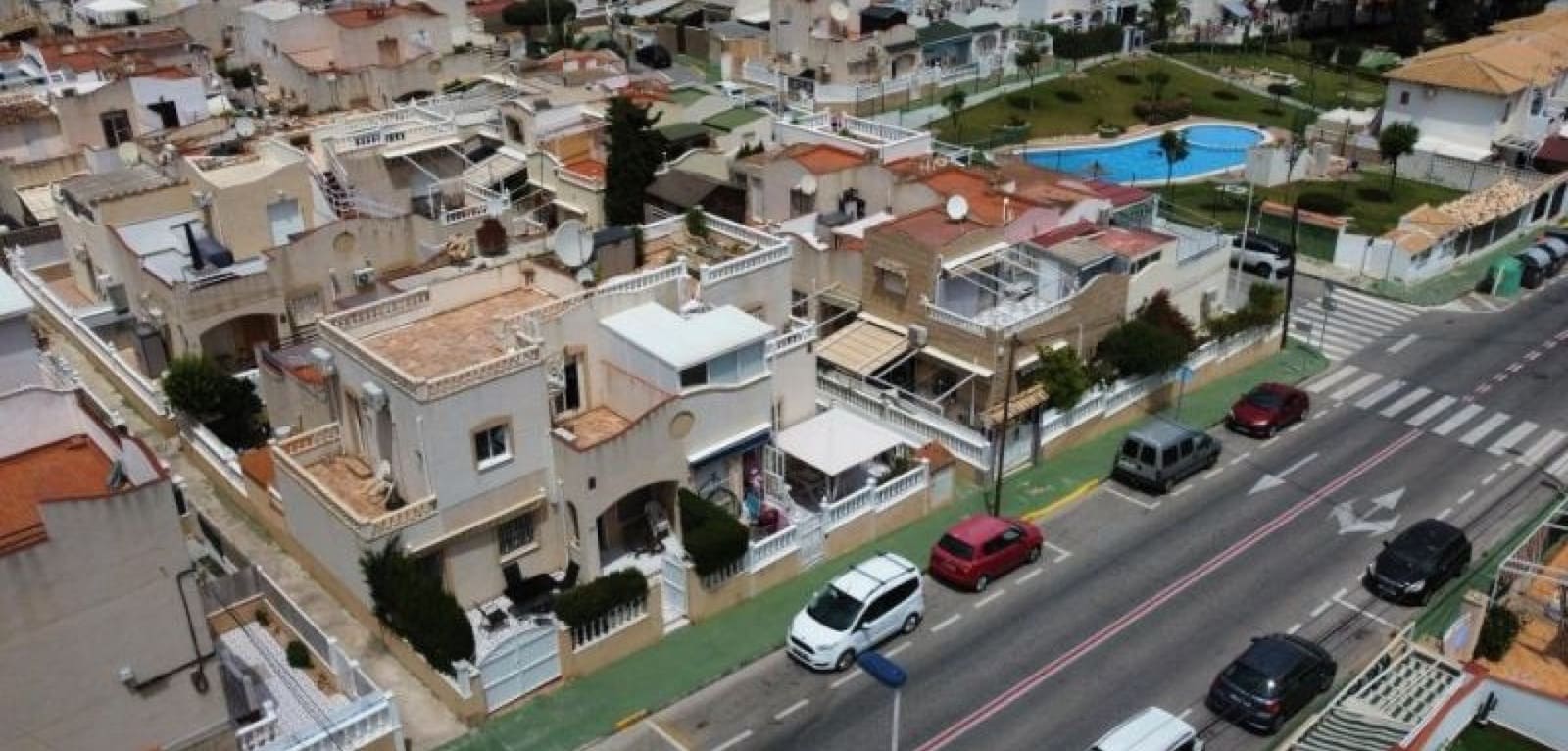 3 soveværelse Lejlighed til salg i Torrevieja med swimmingpool - € 236.995 (Ref: 9343470)