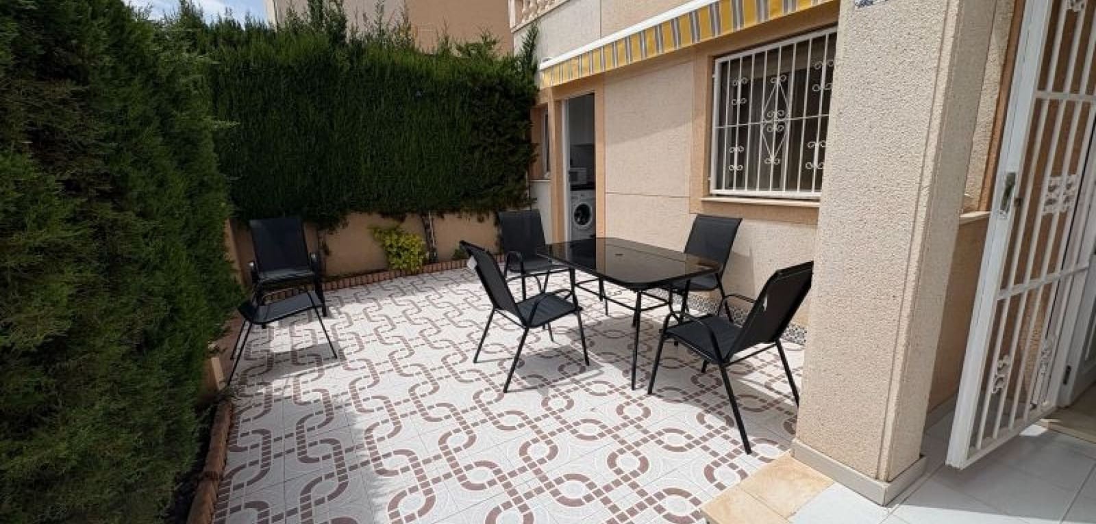 3 soveværelse Lejlighed til salg i Torrevieja med swimmingpool - € 236.995 (Ref: 9343470)