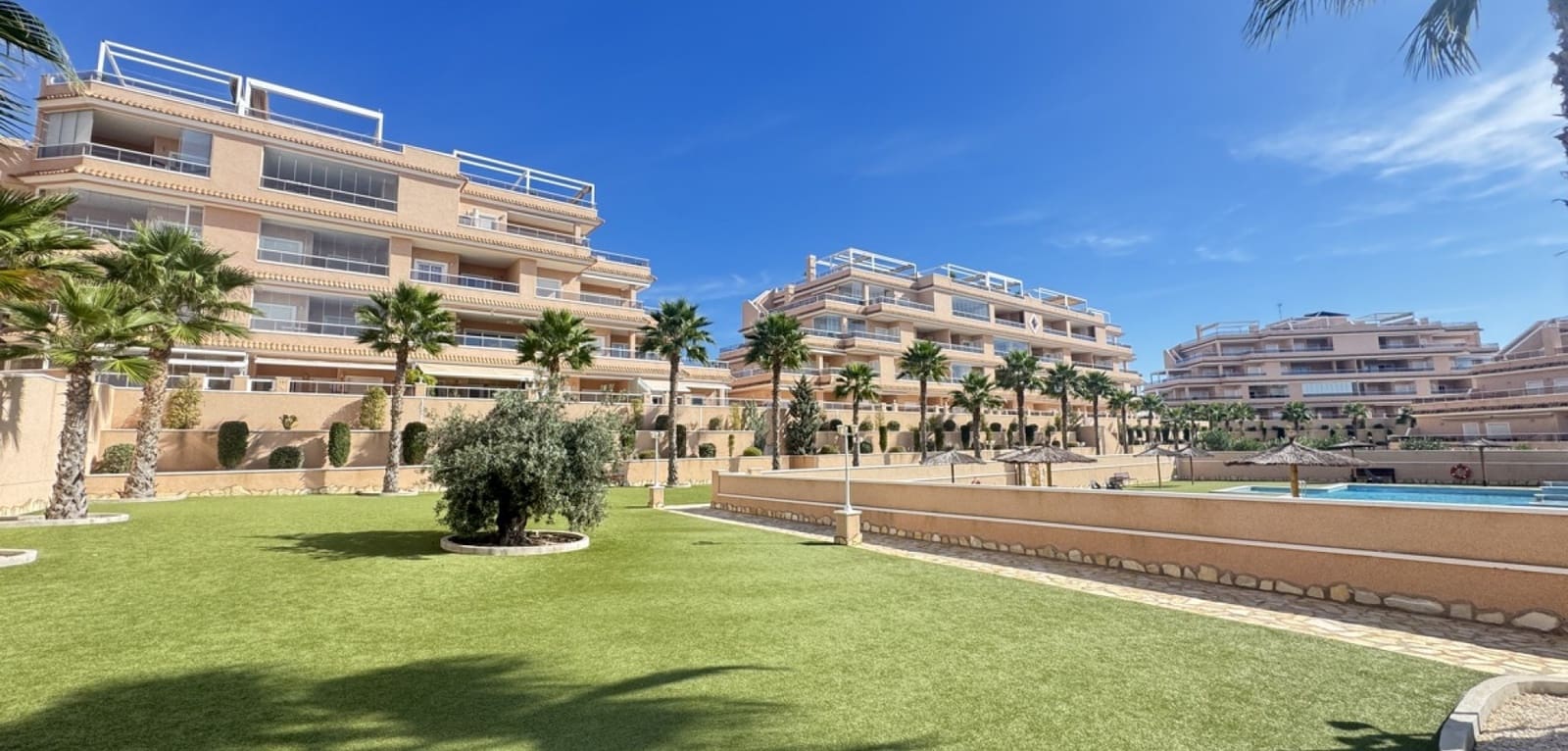 2 bedroom Apartment for sale in Villamartin with pool - € 289,000 (Ref: 9343472)