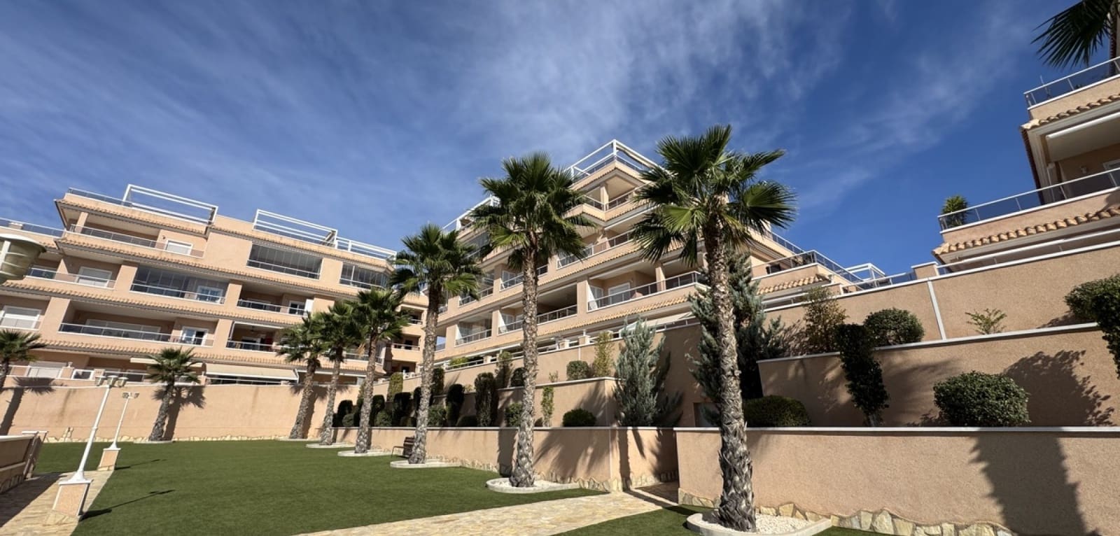 2 bedroom Apartment for sale in Villamartin with pool - € 289,000 (Ref: 9343472)