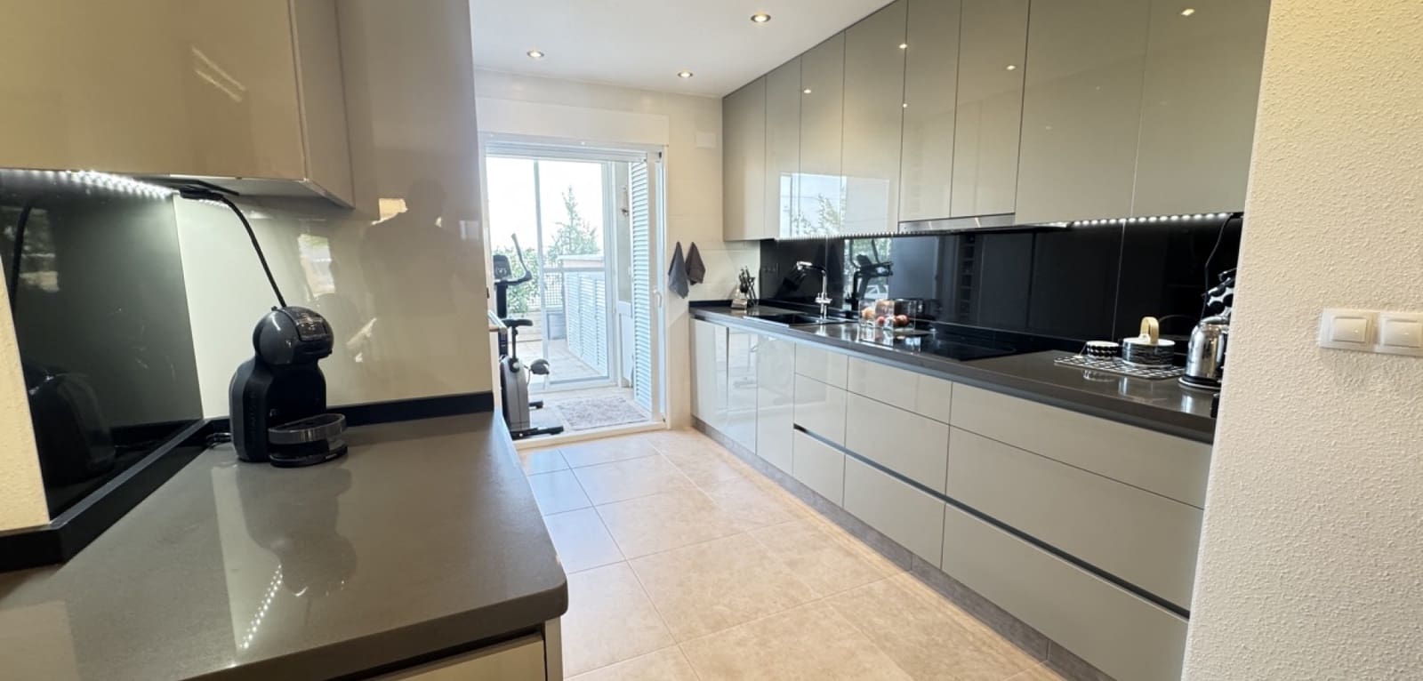 2 bedroom Apartment for sale in Villamartin with pool - € 289,000 (Ref: 9343472)