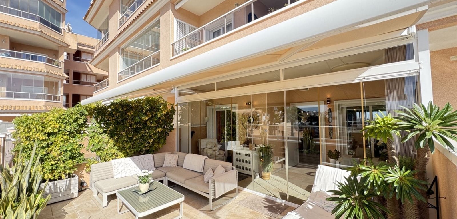 2 bedroom Apartment for sale in Villamartin with pool - € 289,000 (Ref: 9343472)