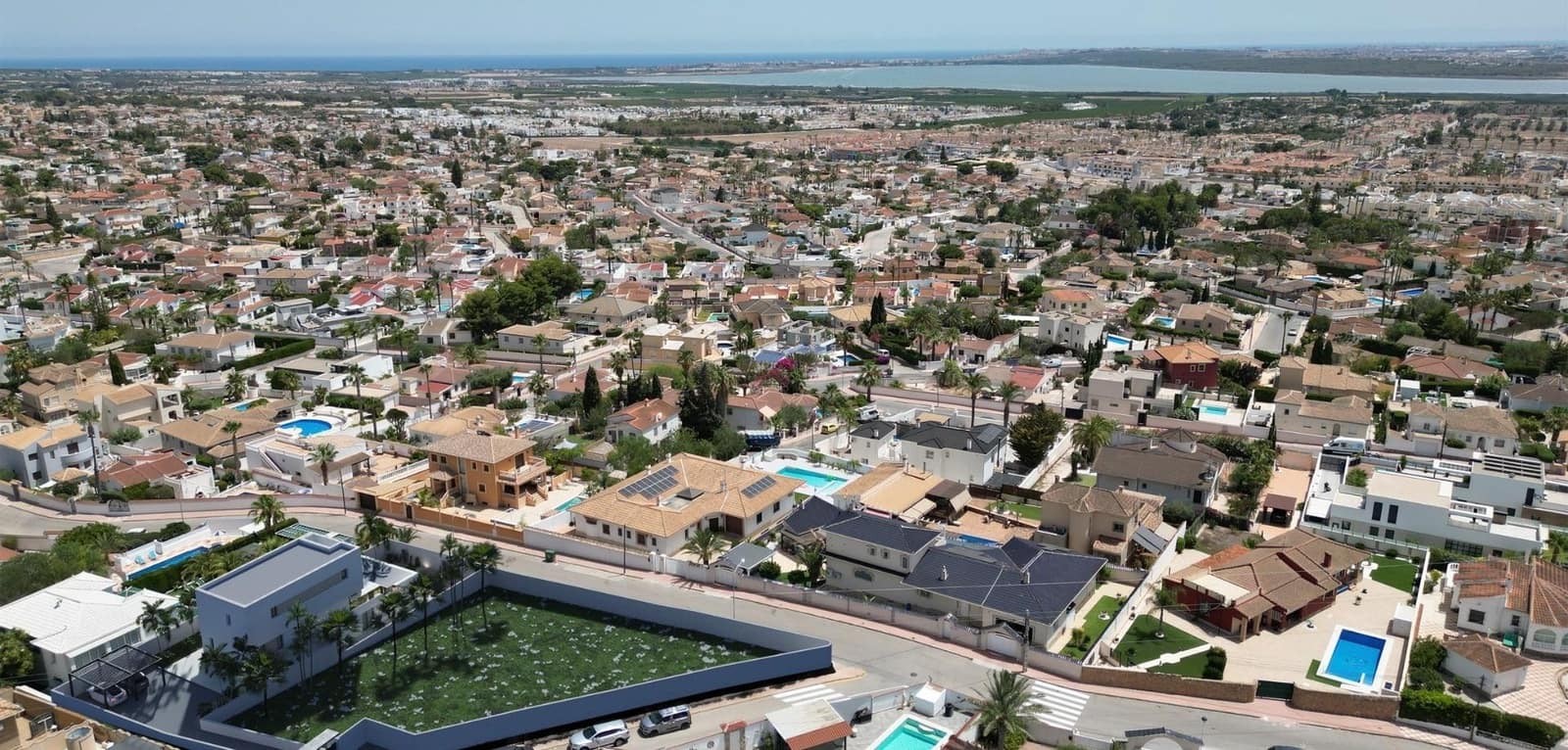 3 soveværelse Villa til salg i Ciudad Quesada med swimmingpool - € 1.050.000 (Ref: 9345557)