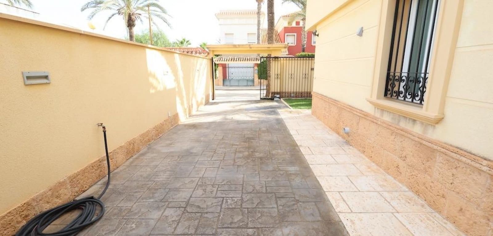 4 slaapkamer Villa te koop in Cabo Roig met zwembad - € 1.190.000 (Ref: 9345558)