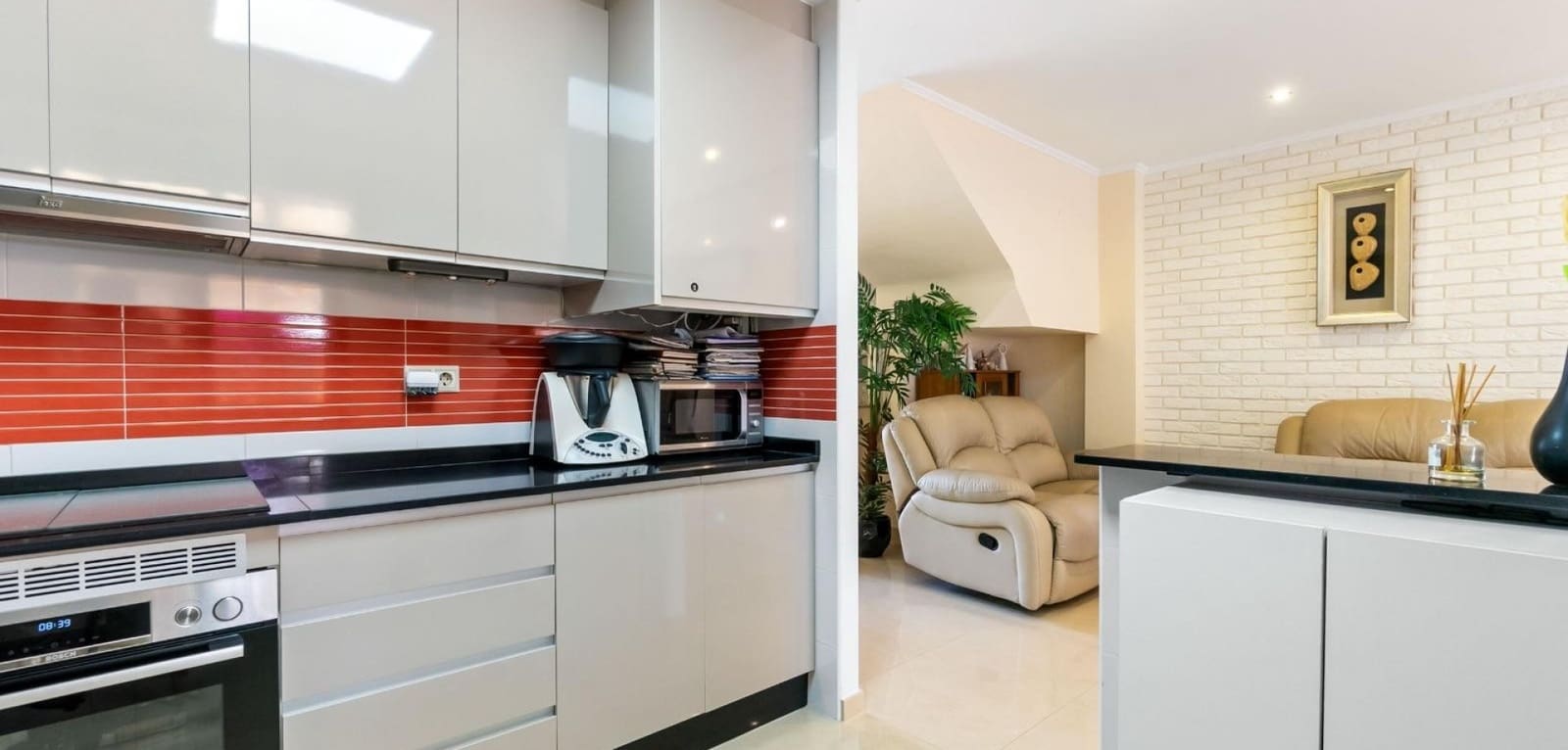 3 soverom Hus til salgs i Torrevieja med svømmebasseng - € 319 900 (Ref: 9353969)