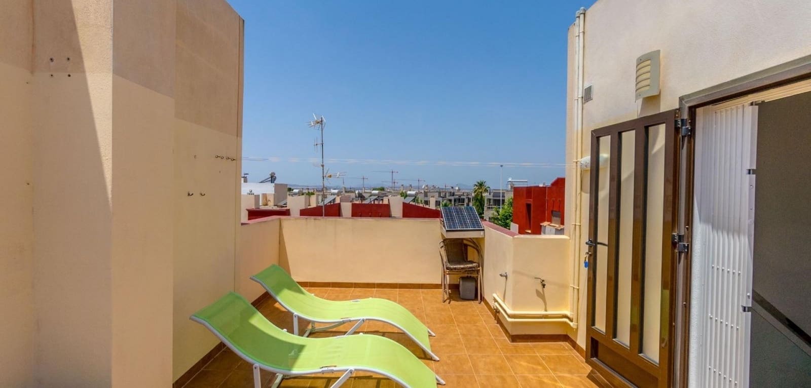3 soverom Hus til salgs i Torrevieja med svømmebasseng - € 319 900 (Ref: 9353969)