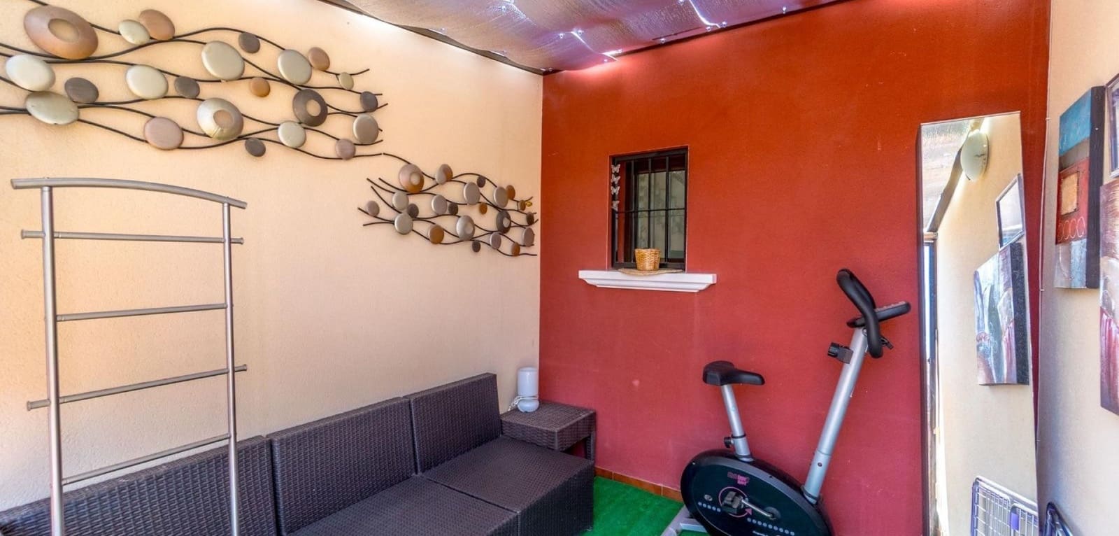 3 soverom Hus til salgs i Torrevieja med svømmebasseng - € 319 900 (Ref: 9353969)