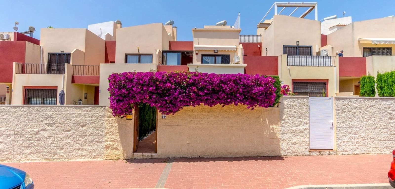 3 soverom Hus til salgs i Torrevieja med svømmebasseng - € 319 900 (Ref: 9353969)