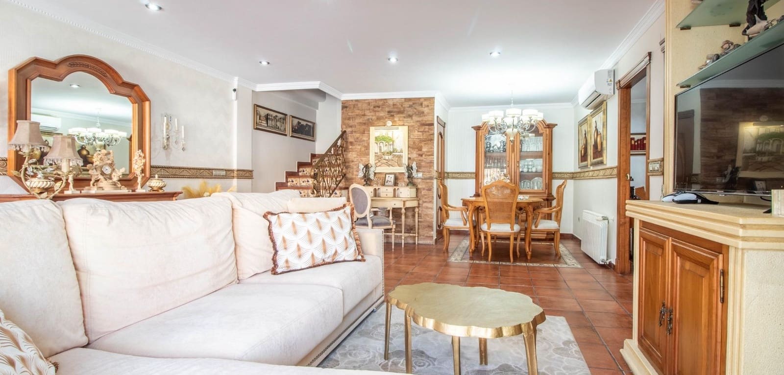 4 soveværelse Byhus til salg i La Zenia med swimmingpool - € 360.000 (Ref: 9356535)