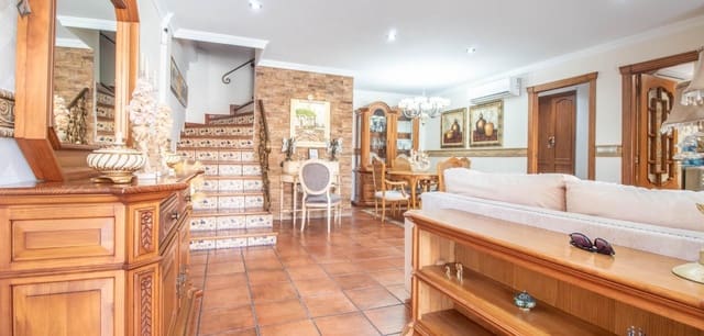 4 soveværelse Byhus til salg i La Zenia, Orihuela med swimmingpool - € 360.000 (Ref: 9356535)