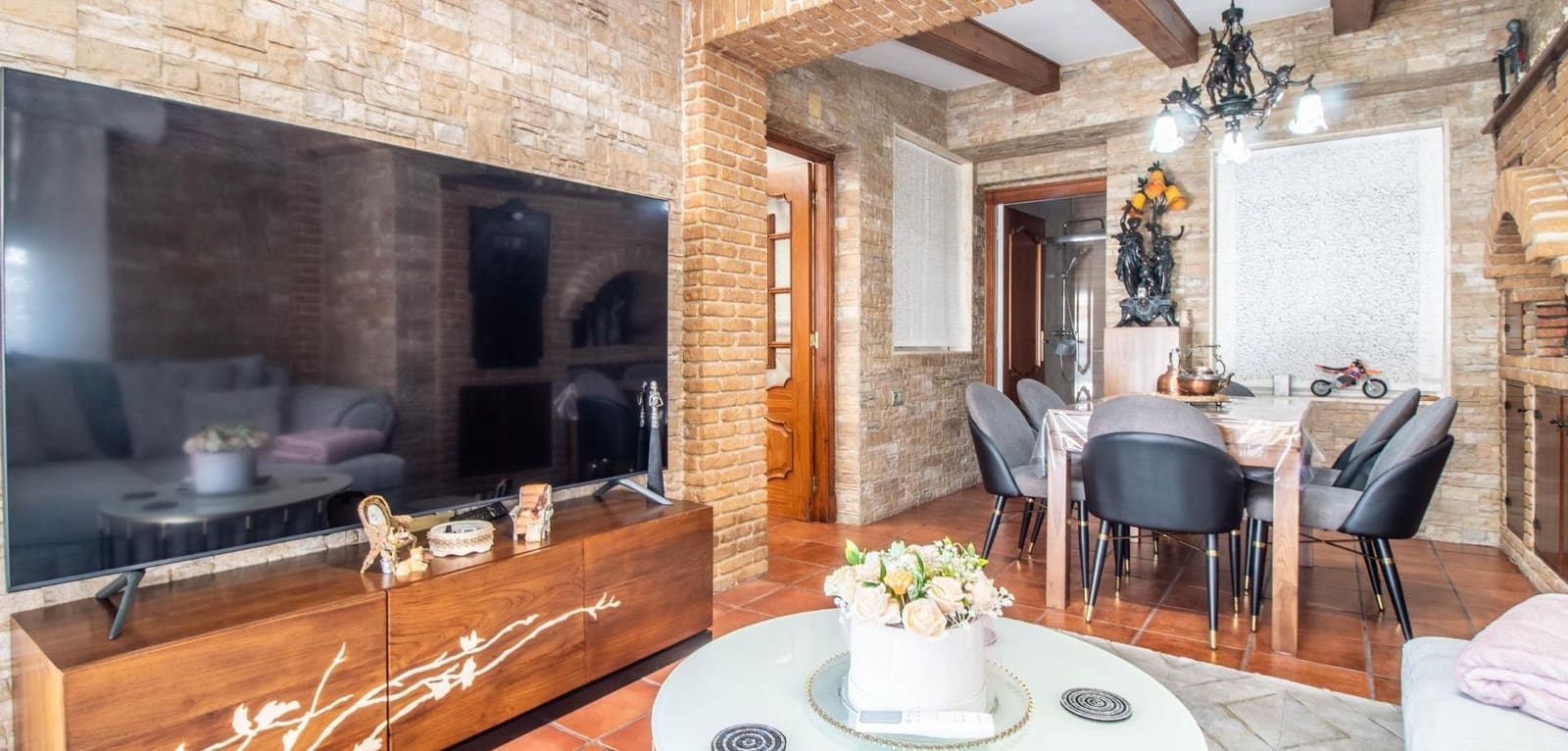 4 soveværelse Byhus til salg i La Zenia med swimmingpool - € 360.000 (Ref: 9356535)