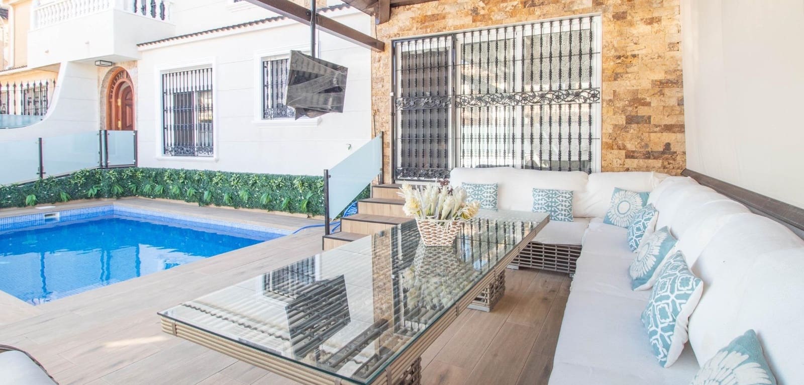 4 soveværelse Byhus til salg i La Zenia med swimmingpool - € 360.000 (Ref: 9356535)