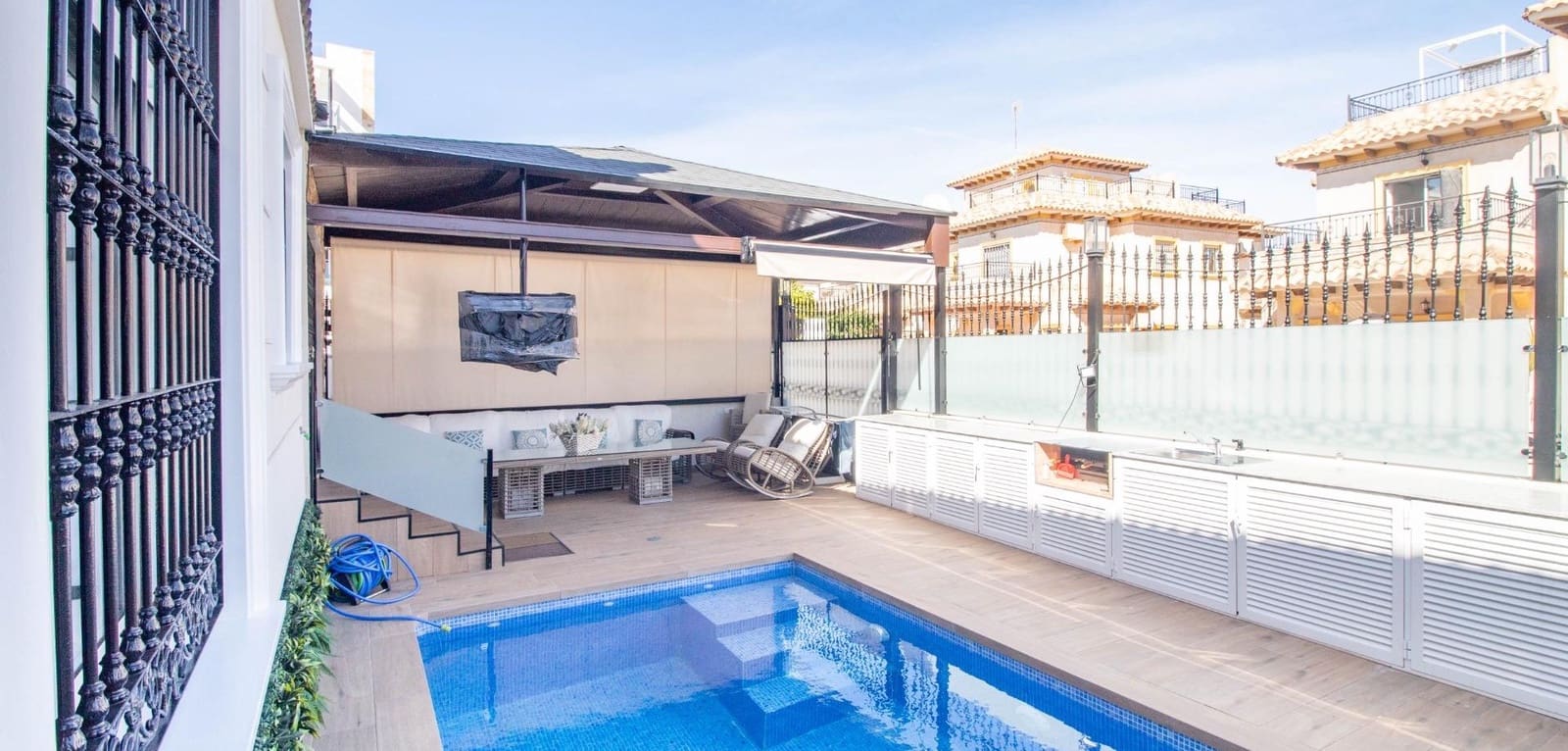 4 soveværelse Byhus til salg i La Zenia med swimmingpool - € 360.000 (Ref: 9356535)