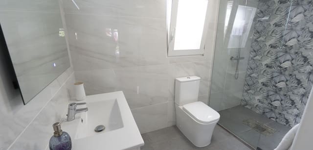 3 quarto Moradia para venda em San Luis, Torrevieja com piscina - 335 000 € (Ref: 9356538)