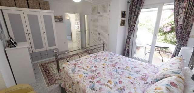 3 quarto Moradia para venda em San Luis, Torrevieja com piscina - 335 000 € (Ref: 9356538)