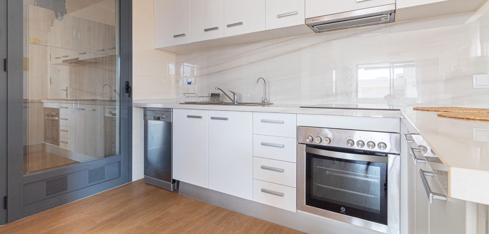 1 makuuhuone Huoneisto myytävänä paikassa Los Dolses mukana uima-altaan - 149 000 € (Ref: 9356541)