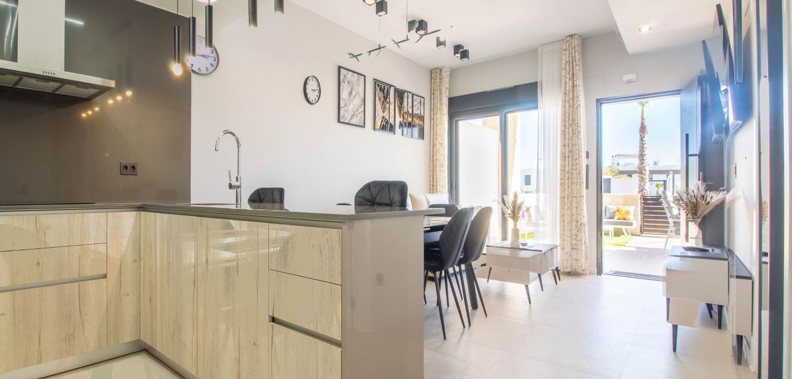 3 makuuhuone Huoneisto myytävänä paikassa Orihuela Costa mukana uima-altaan - 395 000 € (Ref: 9356935)