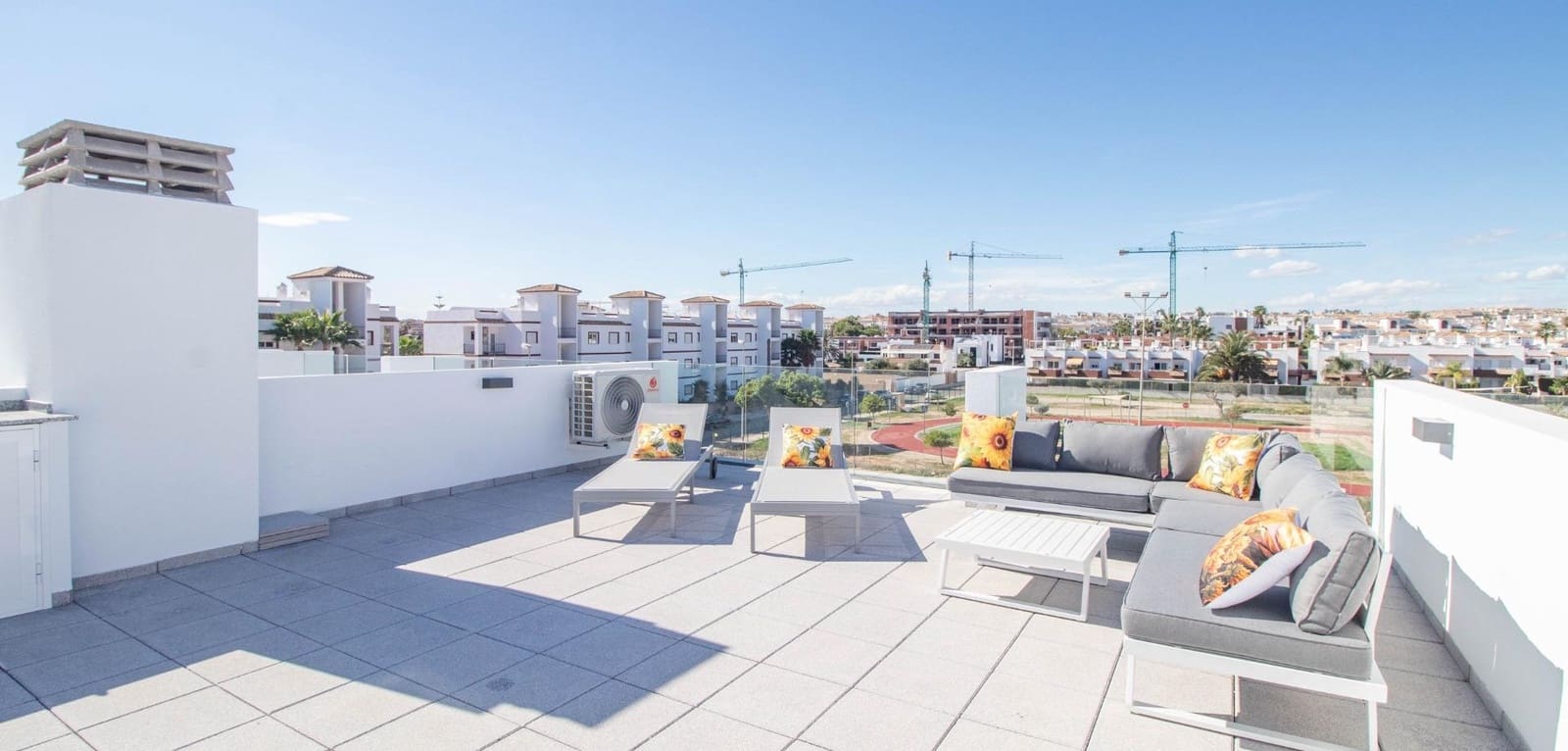 2 makuuhuone Huoneisto myytävänä paikassa Orihuela Costa mukana uima-altaan - 385 000 € (Ref: 9356936)