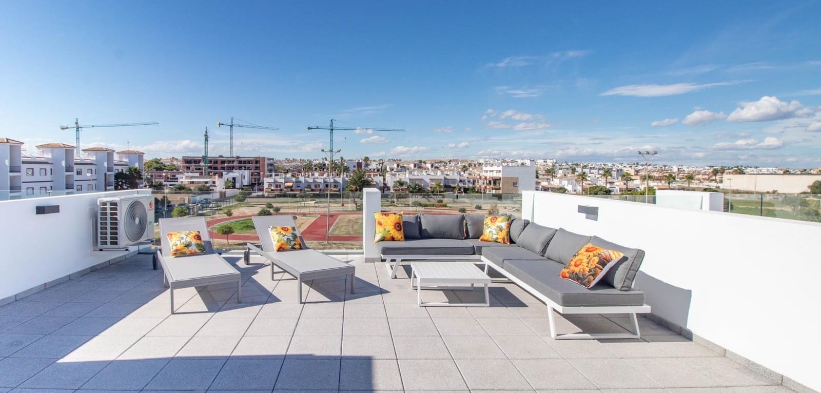 2 makuuhuone Huoneisto myytävänä paikassa Orihuela Costa mukana uima-altaan - 385 000 € (Ref: 9356936)