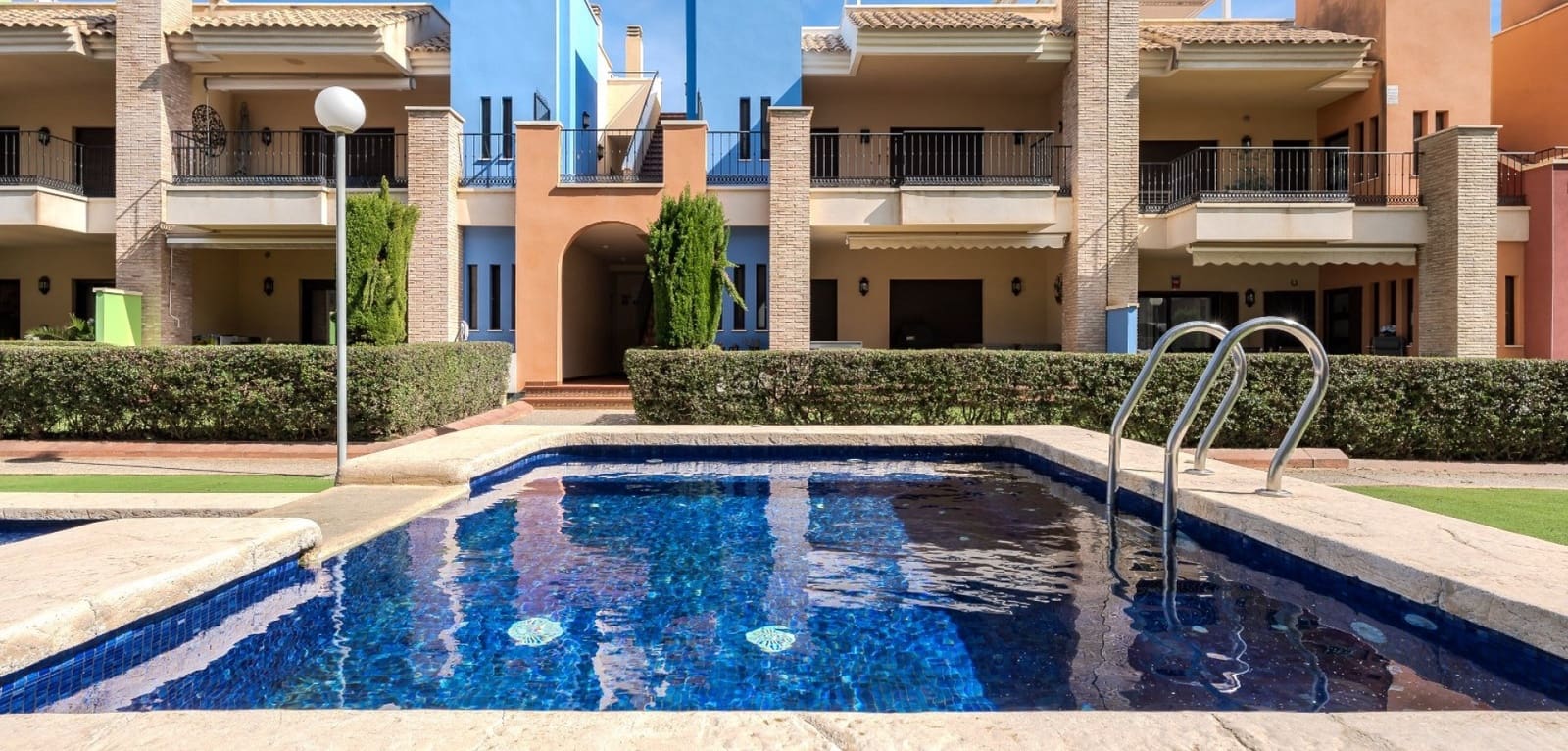 3 makuuhuone Huoneisto myytävänä paikassa Orihuela Costa mukana uima-altaan - 359 000 € (Ref: 9360271)