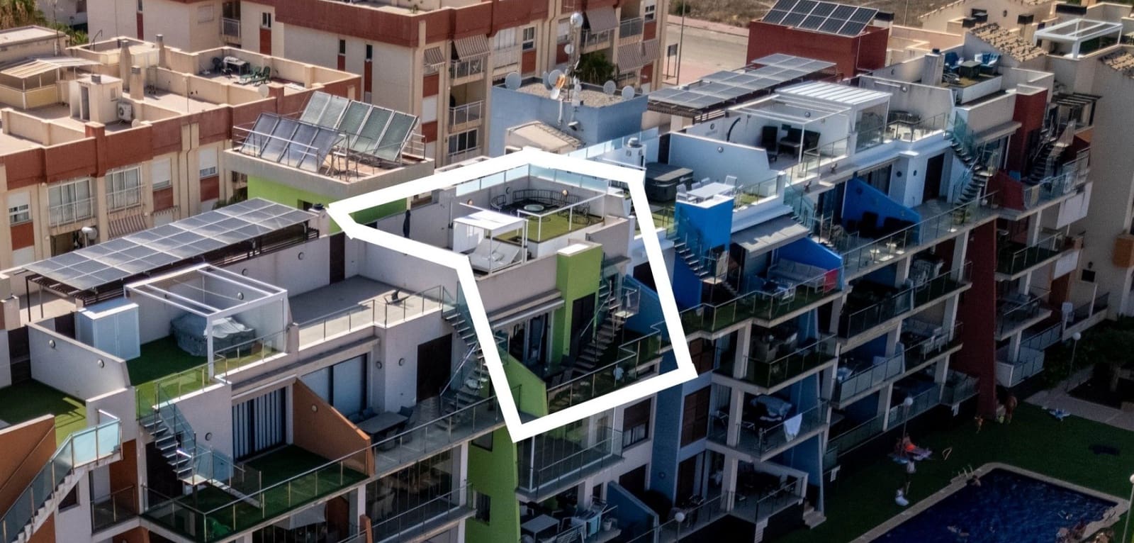 3 makuuhuone Huoneisto myytävänä paikassa Orihuela Costa mukana uima-altaan - 359 000 € (Ref: 9360271)