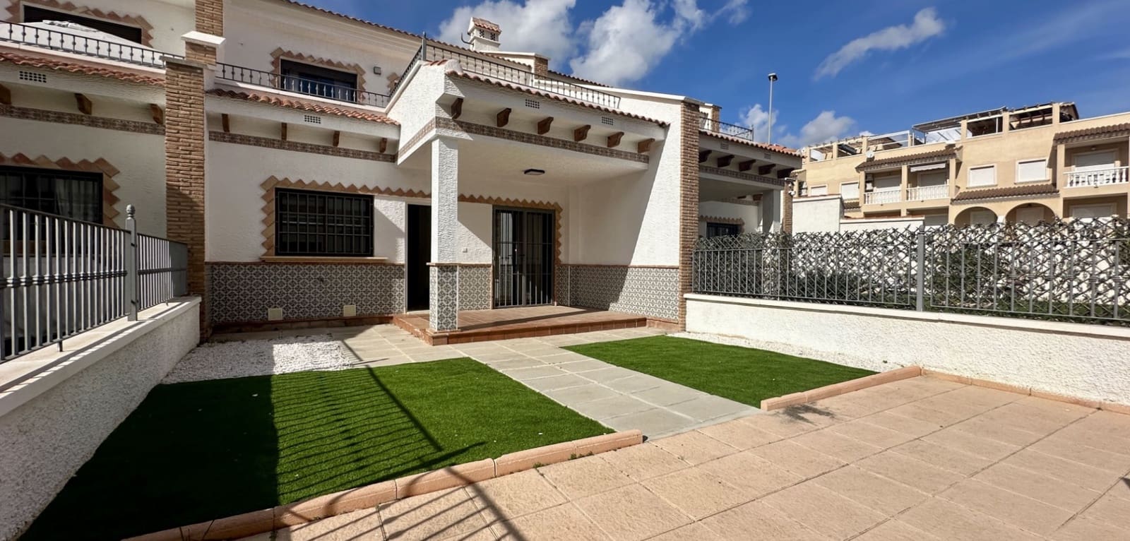3 slaapkamer Huis te koop in San Miguel de Salinas met zwembad garage - € 229.000 (Ref: 9363036)