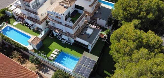 3 soveværelse Villa til salg i Playa Flamenca, Orihuela med swimmingpool - € 460.000 (Ref: 9368958)