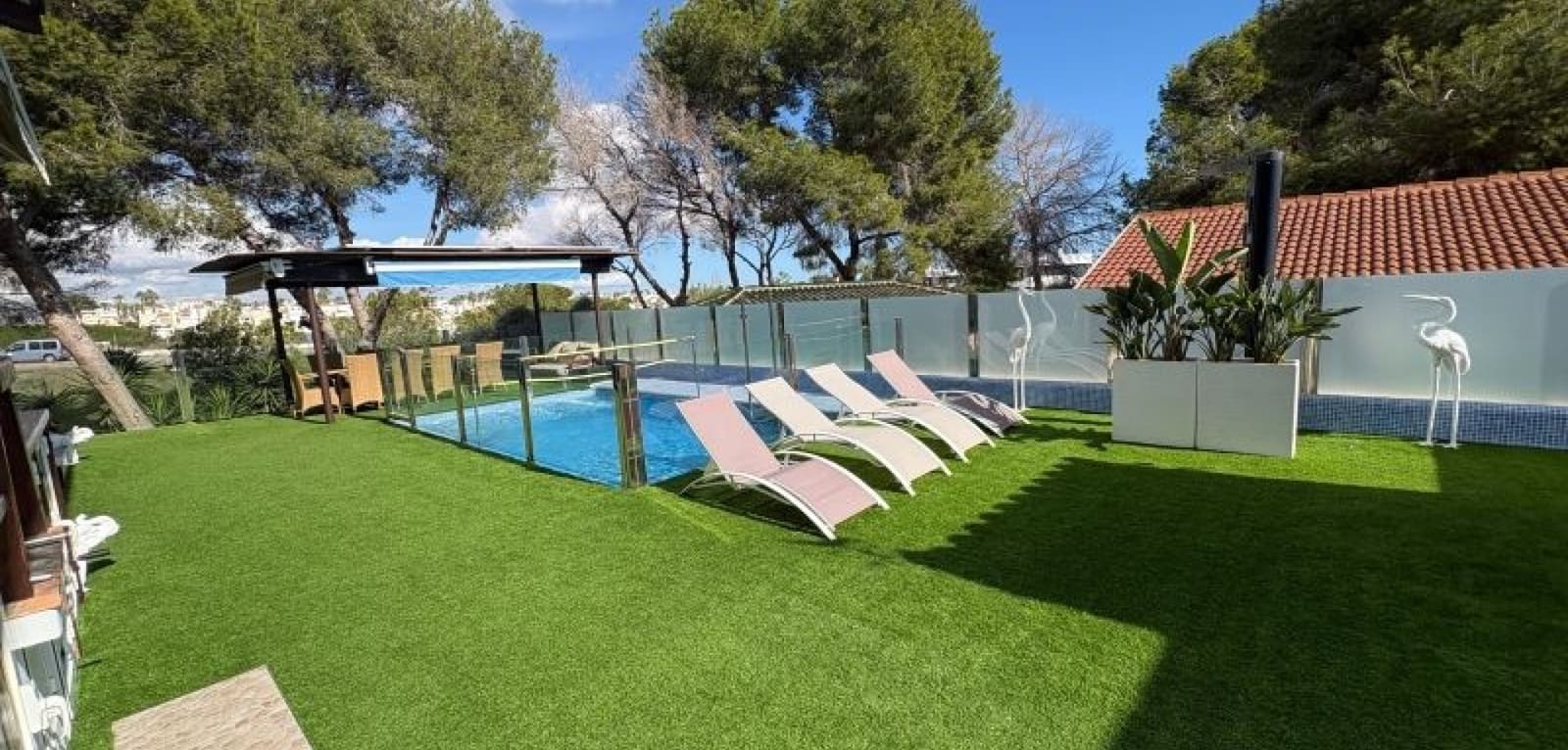 3 soveværelse Villa til salg i Orihuela Costa med swimmingpool - € 460.000 (Ref: 9368958)