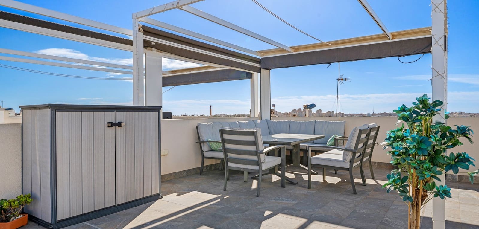 2 camera da letto Bungalow in vendita in Torrevieja con piscina - 284.000 € (Rif: 9379516)