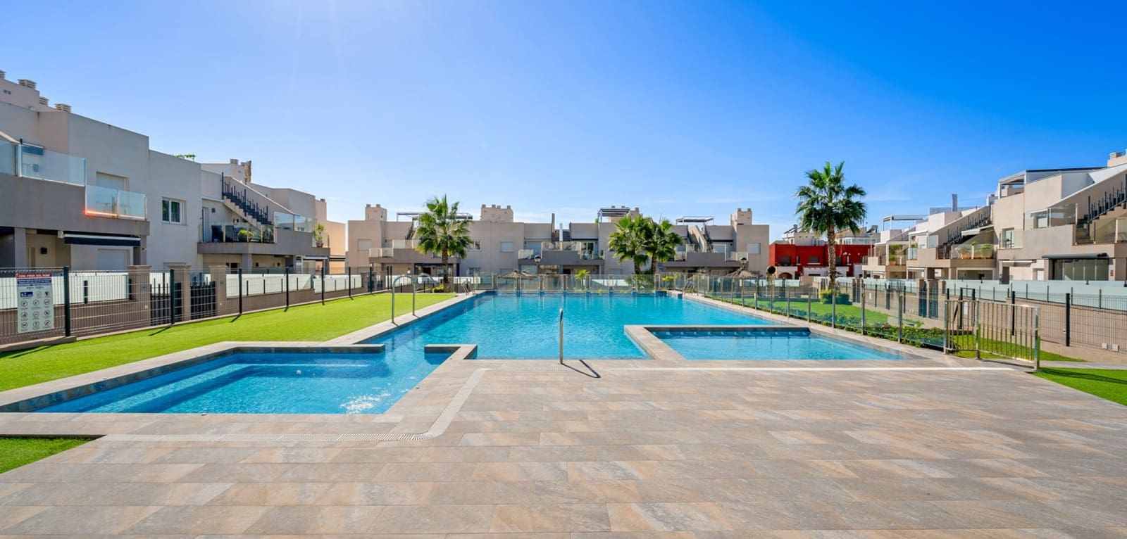 2 camera da letto Bungalow in vendita in Torrevieja con piscina - 284.000 € (Rif: 9379516)