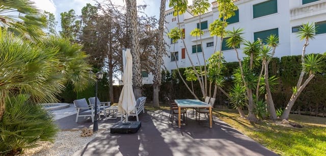 5 bedroom Villa for sale in Villamartin, Orihuela - € 670,000 (Ref: 9379518)