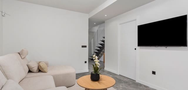 4 quarto Moradia para venda em Torre de la Horadada, Pilar de la Horadada com piscina - 698 000 € (Ref: 9383586)