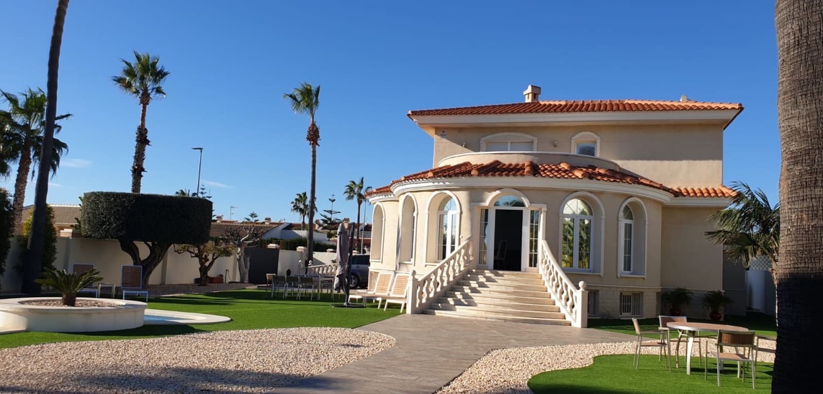 5 quarto Moradia para venda em Dona Pepa com piscina - 849 000 € (Ref: 9383591)